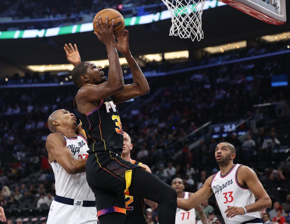 推动着网球 推动着网球